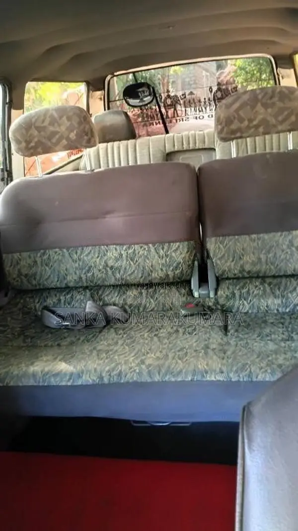 Nissan Nissan 1988 Van (Used)