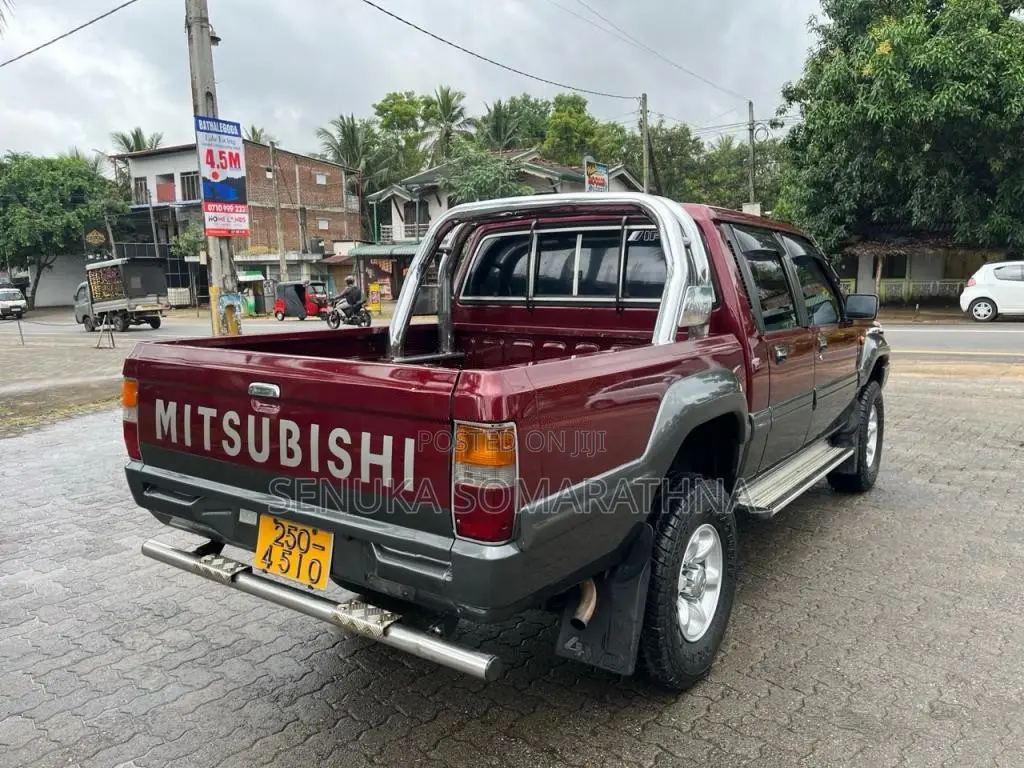 Mitsubishi Strada 1992 Pickup (Used)