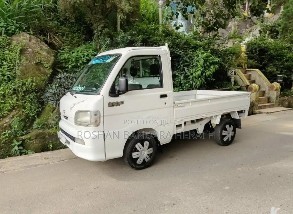 Daihatsu Hijet 2002 Lorry (Used)