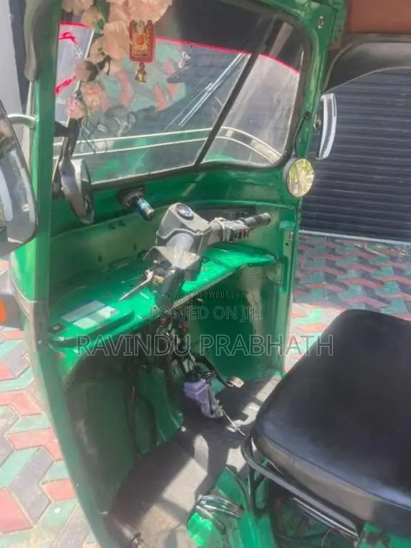 Bajaj RE 2 Stroke 2009 Three Wheel (Used)