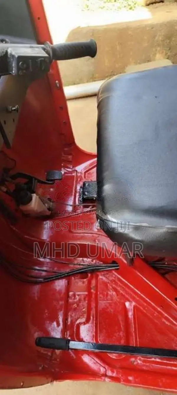 Bajaj 4 Stroke 2011 Three Wheel (Used)