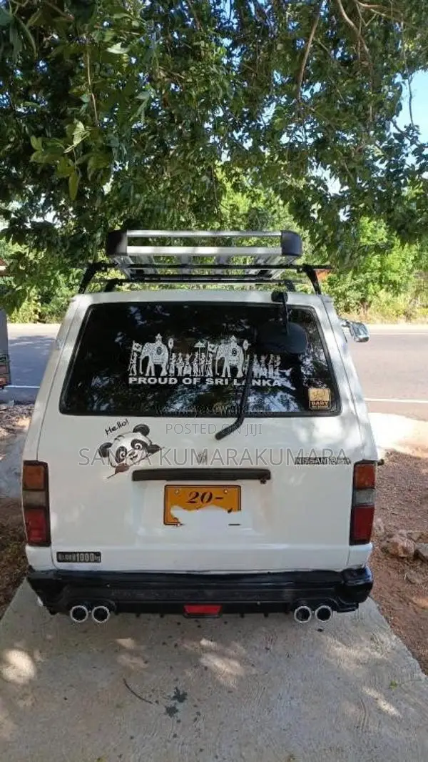 Nissan Nissan 1988 Van (Used)