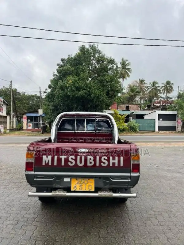 Mitsubishi Strada 1992 Pickup (Used)