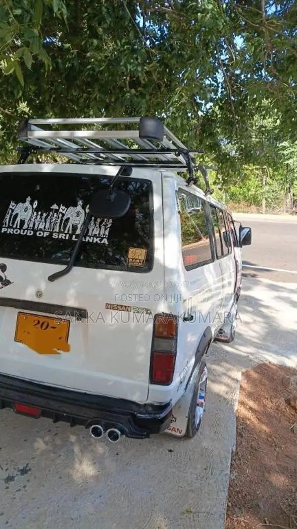 Nissan Nissan 1988 Van (Used)