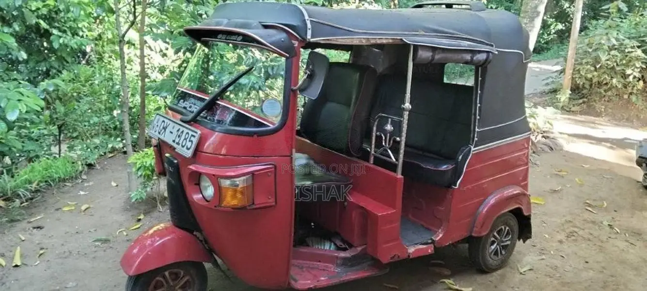 Bajaj 4 stroke 2010 Three Wheel (Used)