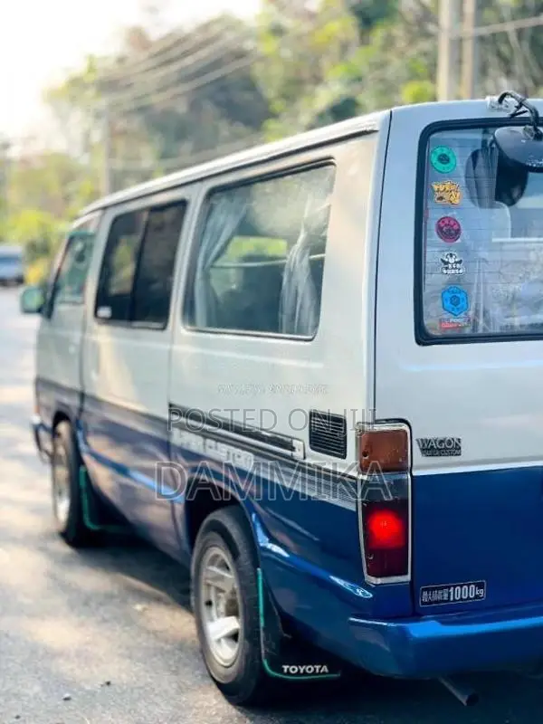 Toyota 1989 Van (Used)