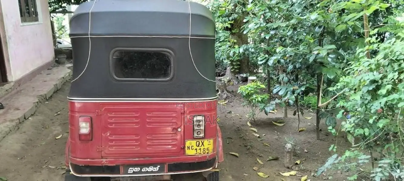 Bajaj 4 stroke 2010 Three Wheel (Used)