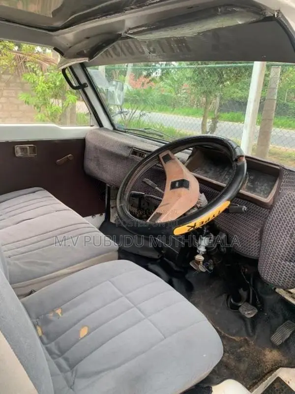 Mitsubishi L300 1985 Lorry (Used)
