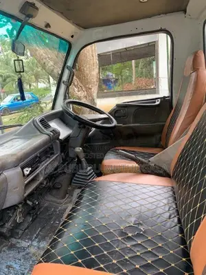Isuzu ELF 1980 Lorry (Used)