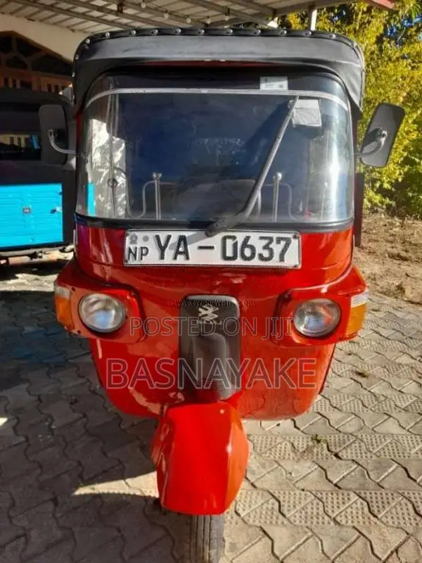 Bajaj 4 Stroke 2011 Three Wheel (Used)