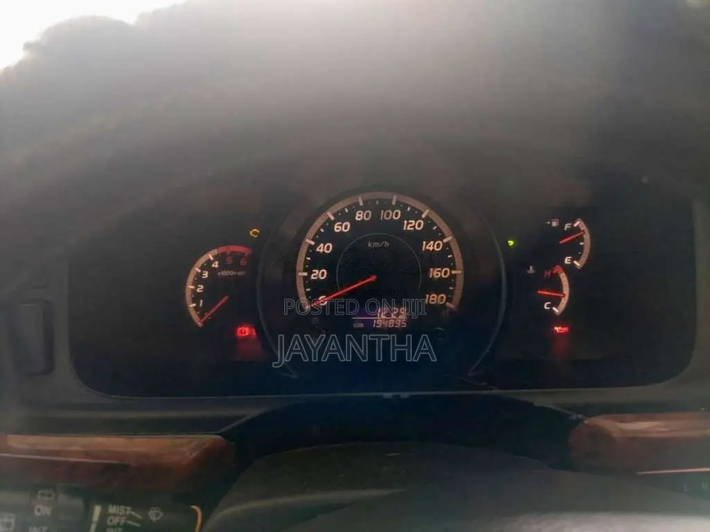 Toyota KDH SUPER GL 2012 Van (Used)