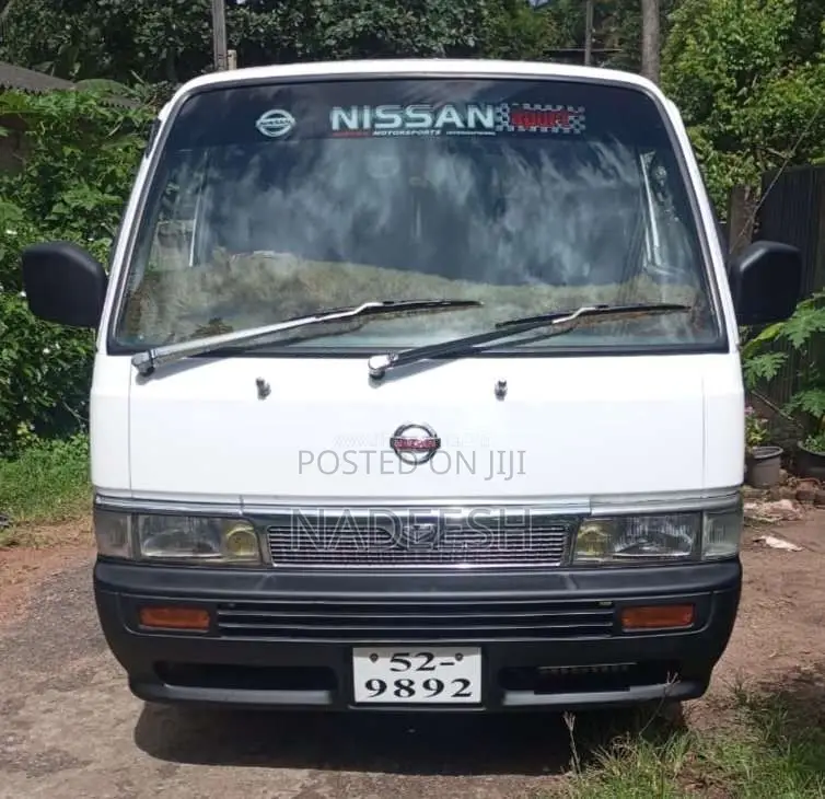 Nissan Caravan 1992 Van (Used)