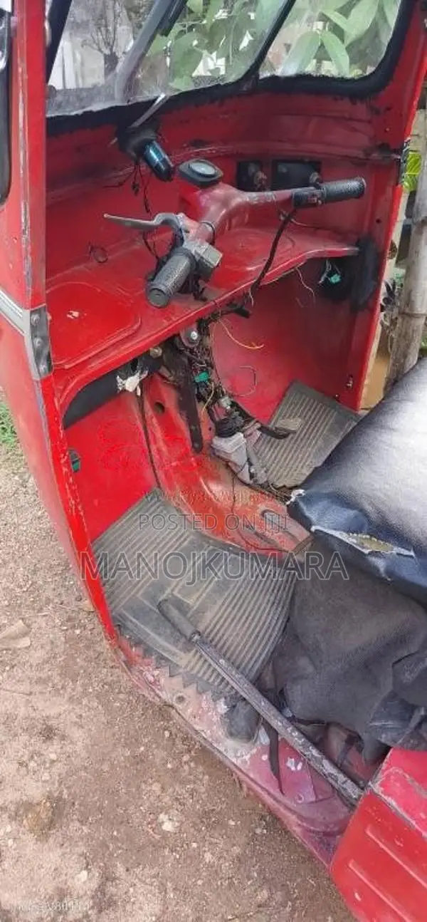 Bajaj 2 stroke 2000 Three Wheel (Used)