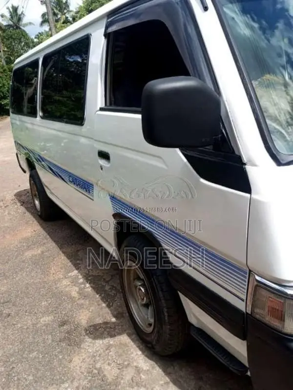 Nissan Caravan 1992 Van (Used)