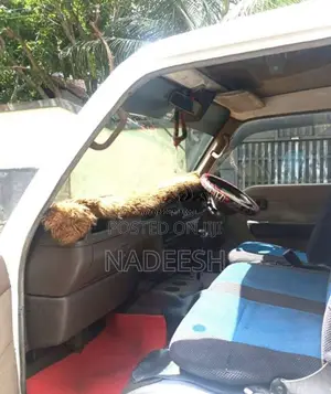 Nissan Caravan 1992 Van (Used)