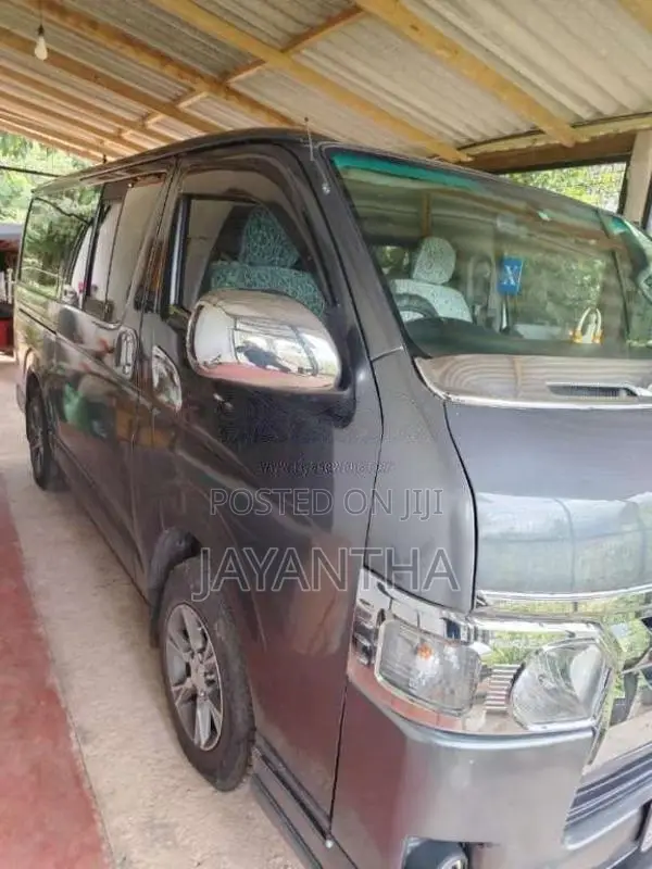 Toyota KDH SUPER GL 2012 Van (Used)