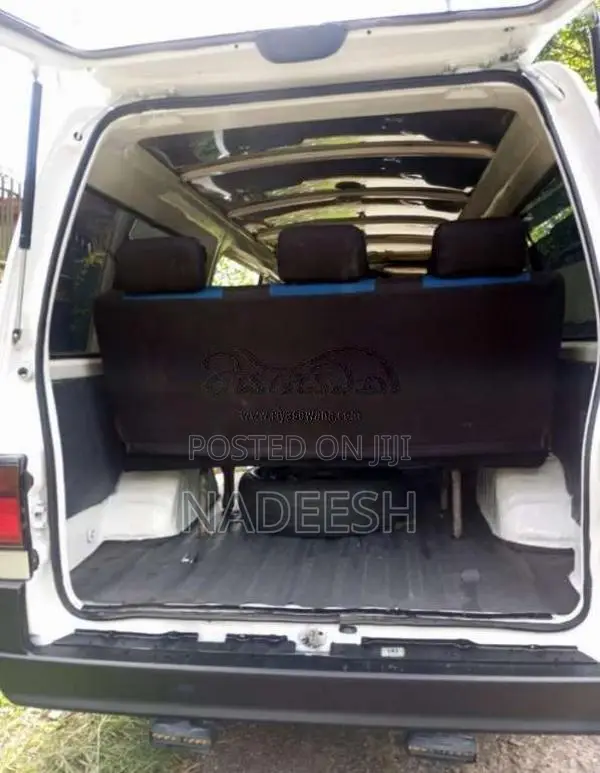 Nissan Caravan 1992 Van (Used)