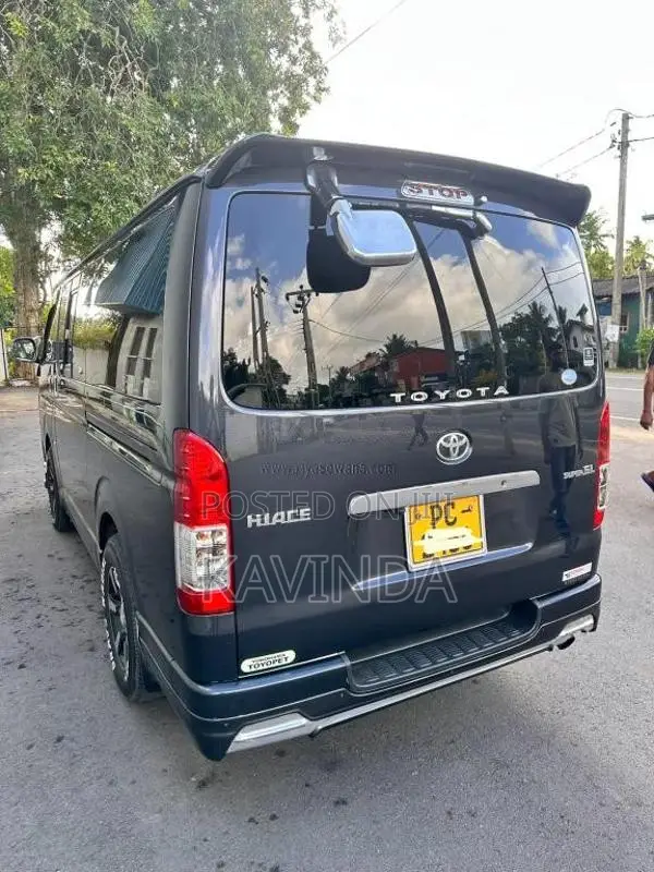 Toyota KDH Super GL 2006 Van (Used)