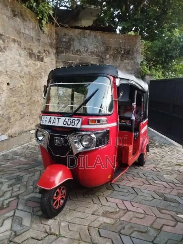Bajaj 4 Stroke 2014 Three Wheel (Used)