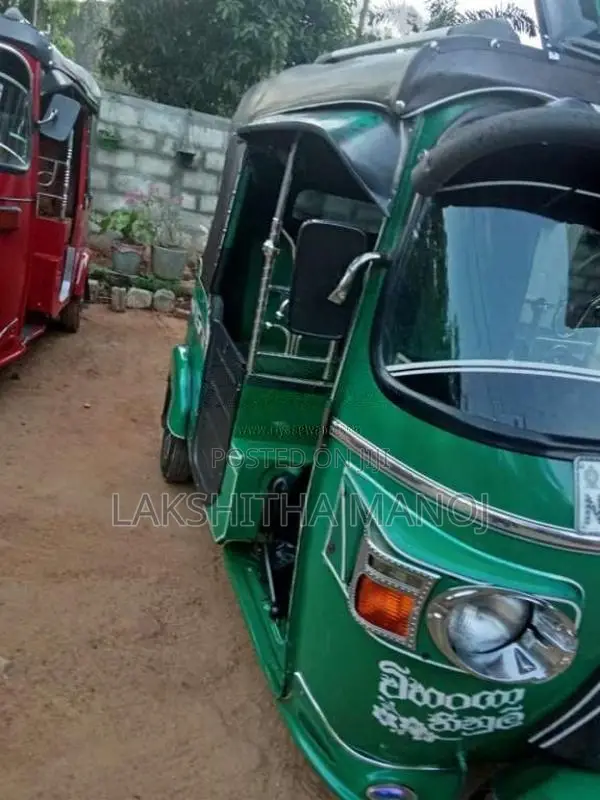 Bajaj 4 Stroke 2011 Three Wheel (Used)