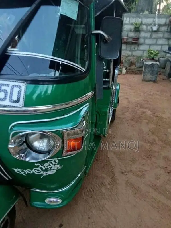 Bajaj 4 Stroke 2011 Three Wheel (Used)