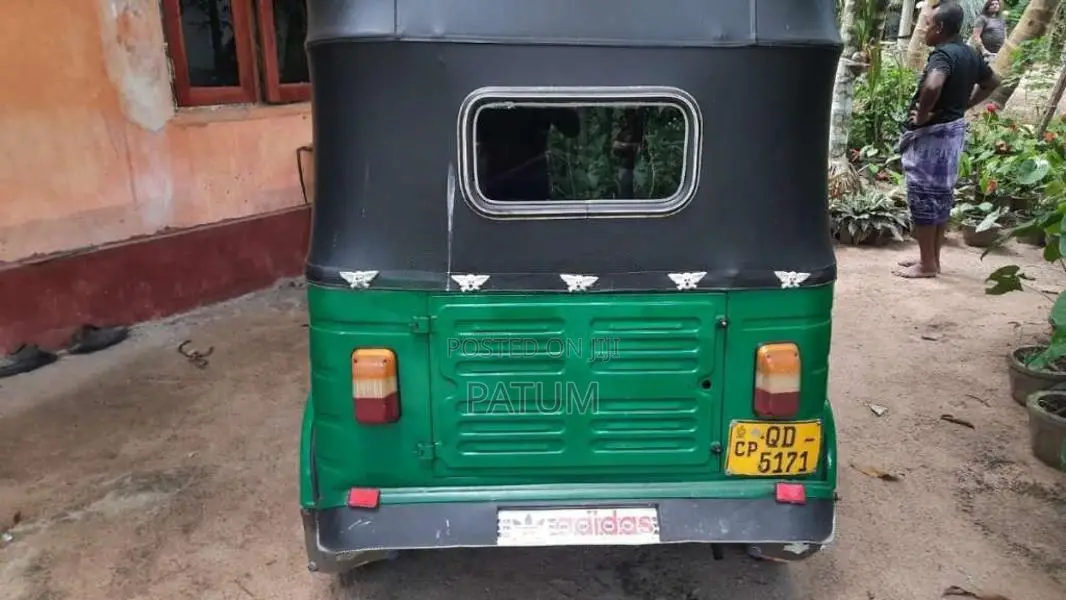 Bajaj 2 Stroke 2005 Three Wheel (Used)