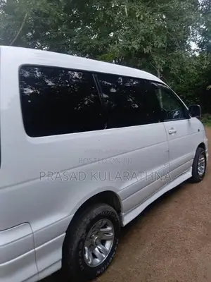 Toyota Noah 2005 Van (Used)