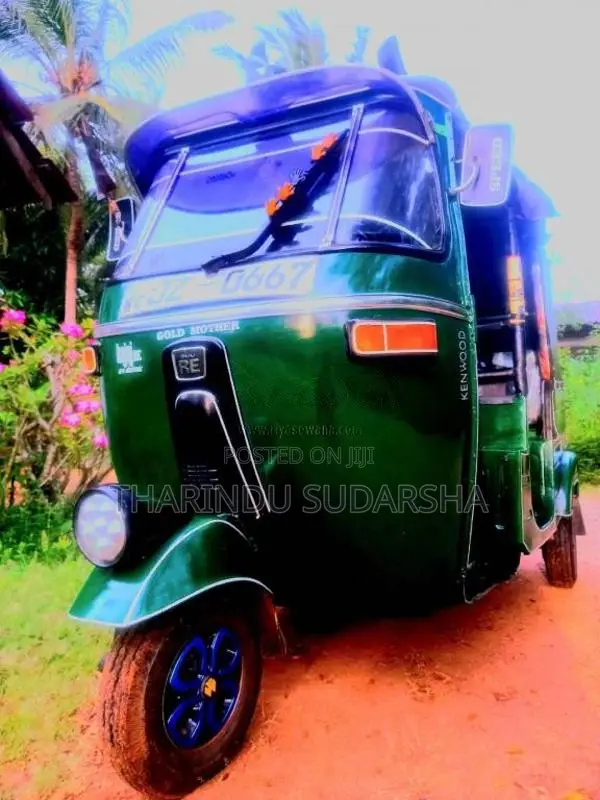 Bajaj RE 2 Stroke 2005 Three Wheel (Used)