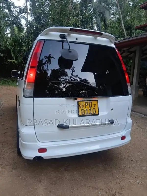 Toyota Noah 2005 Van (Used)