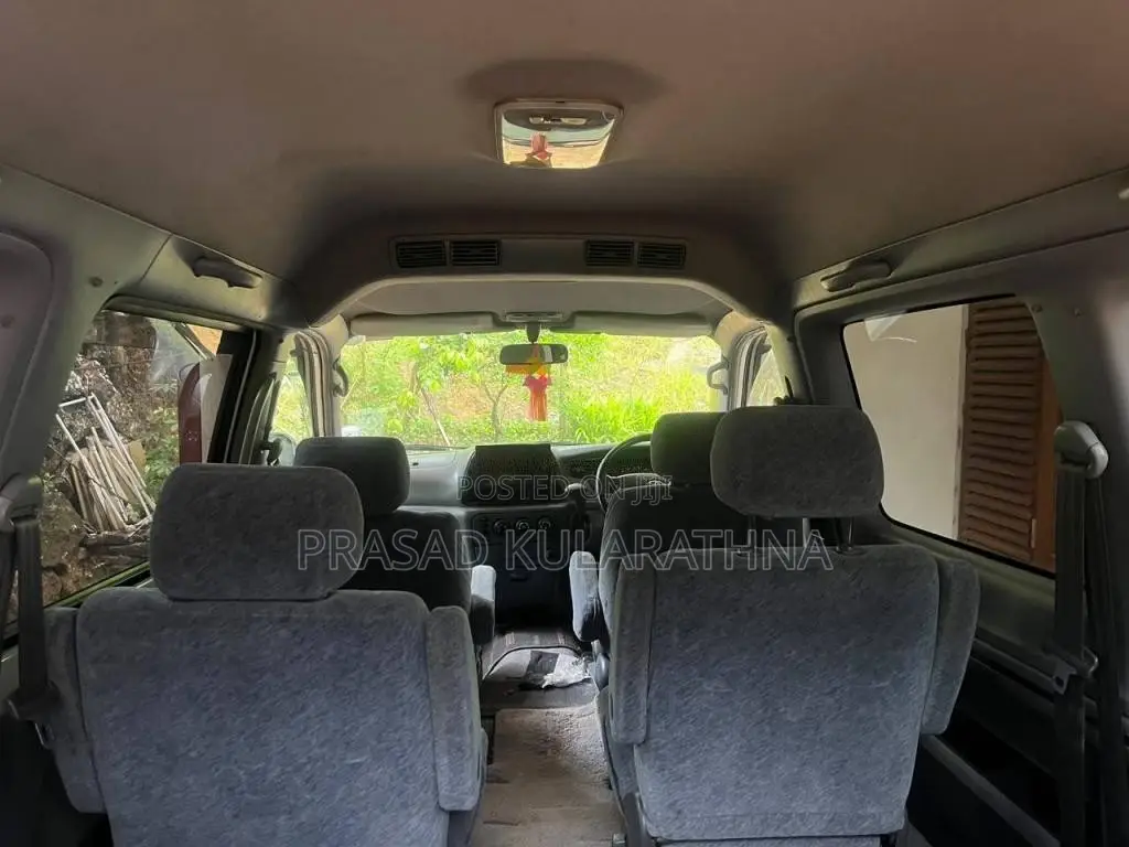 Toyota Noah 2005 Van (Used)