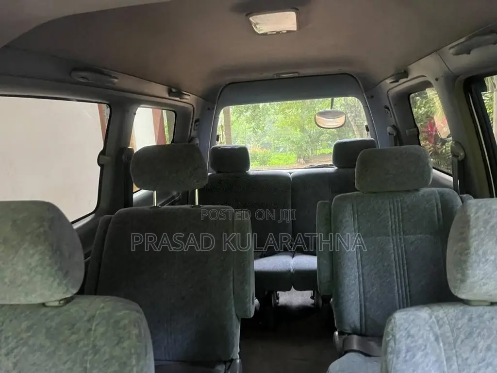 Toyota Noah 2005 Van (Used)