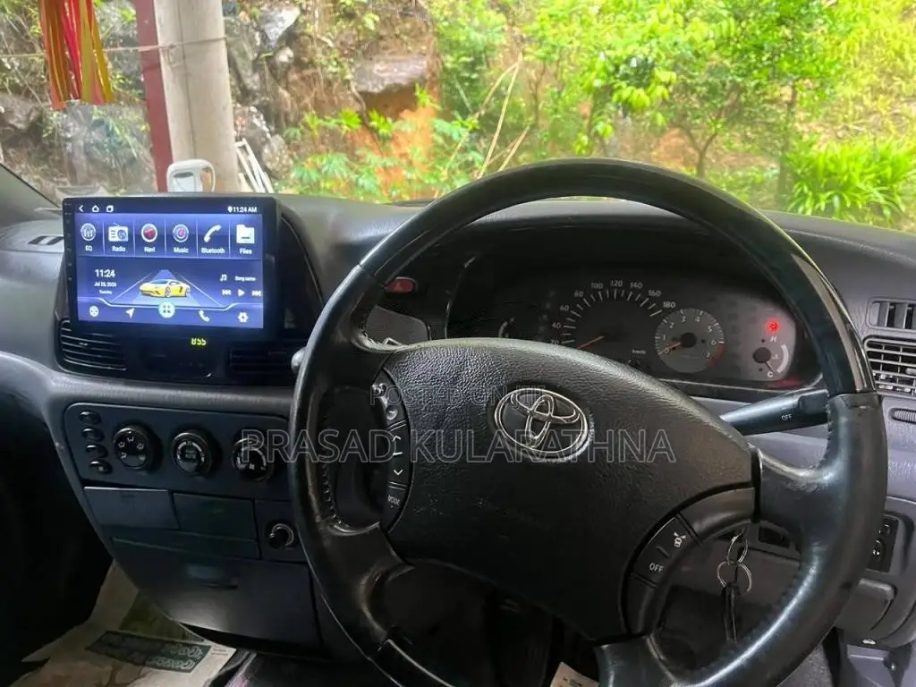 Toyota Noah 2005 Van (Used)