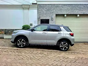Toyota Raize Z APPLE CAR 4WAY BSM 2025
