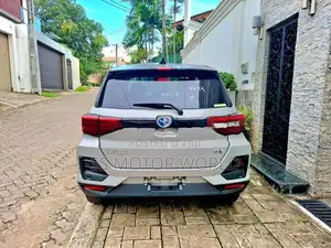Toyota Raize Z APPLE CAR 4WAY BSM 2025