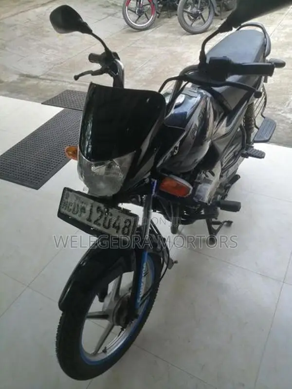 Bajaj Platina 100 2017