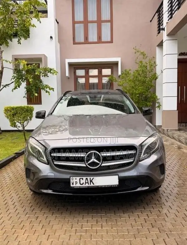 Mercedes Benz GLA 200 Sunroof 2015