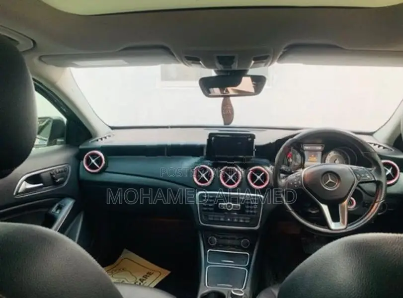 Mercedes Benz GLA 200 Sunroof 2015