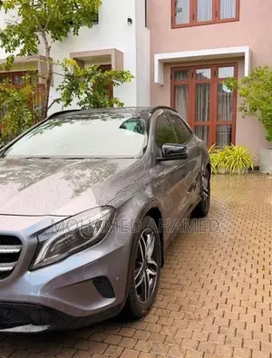 Mercedes Benz GLA 200 Sunroof 2015