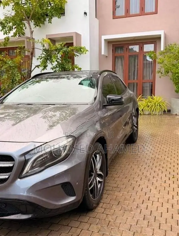 Mercedes Benz GLA 200 Sunroof 2015