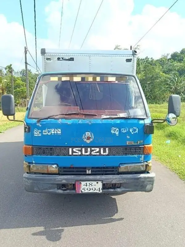 Isuzu Elf NHR-250 1990