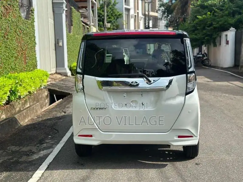 Toyota Roomy Custom GT 360 2025