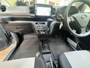 Daihatsu Mira 2025
