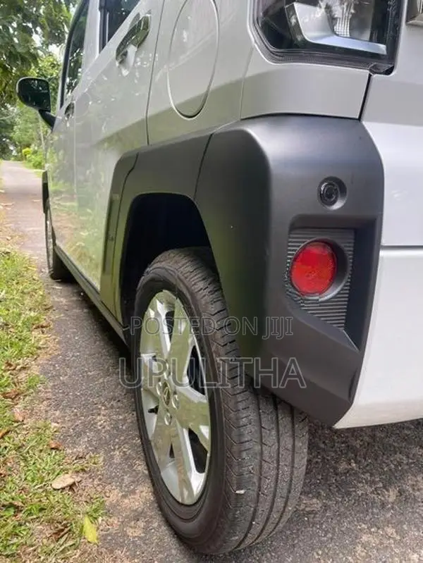 Daihatsu Taft Dark Chrome Venture 2025