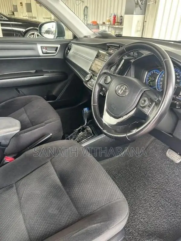 Toyota Axio 2016