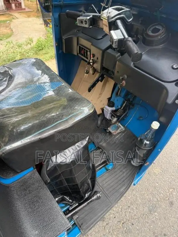 Bajaj RE 205 2013 Three Wheel (Used)