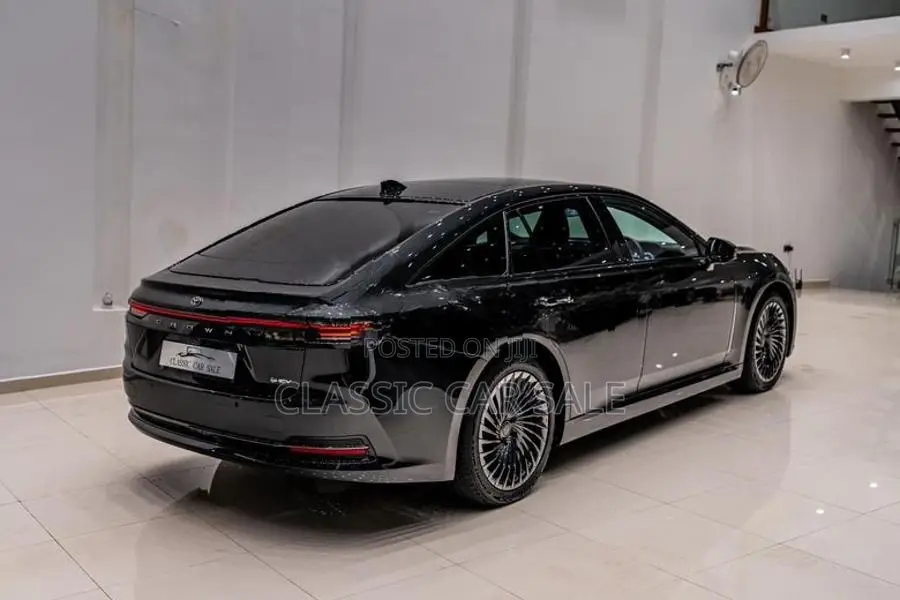 Toyota Crown 2024