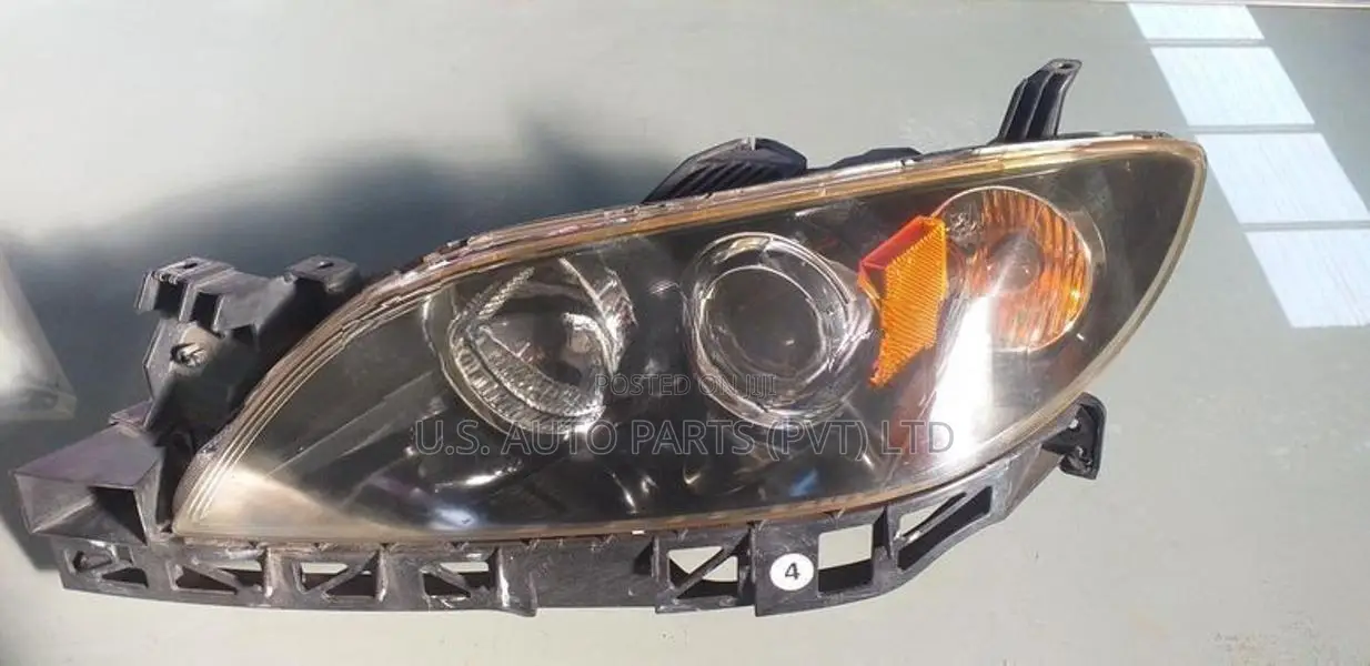 Mazda Axela - BK5P Head Light LR