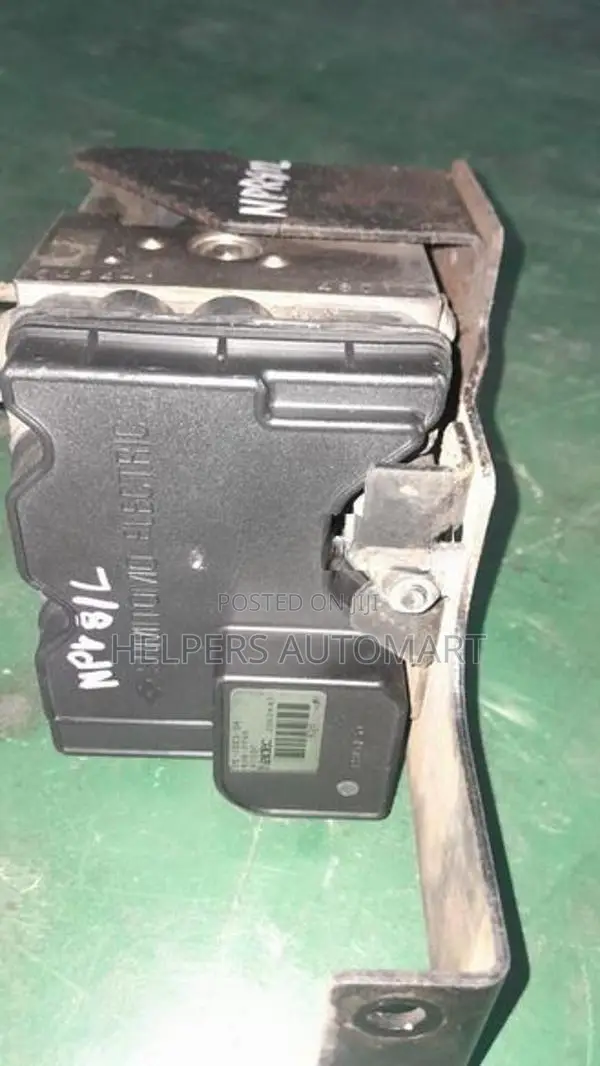 Isuzu NPR81L ABS