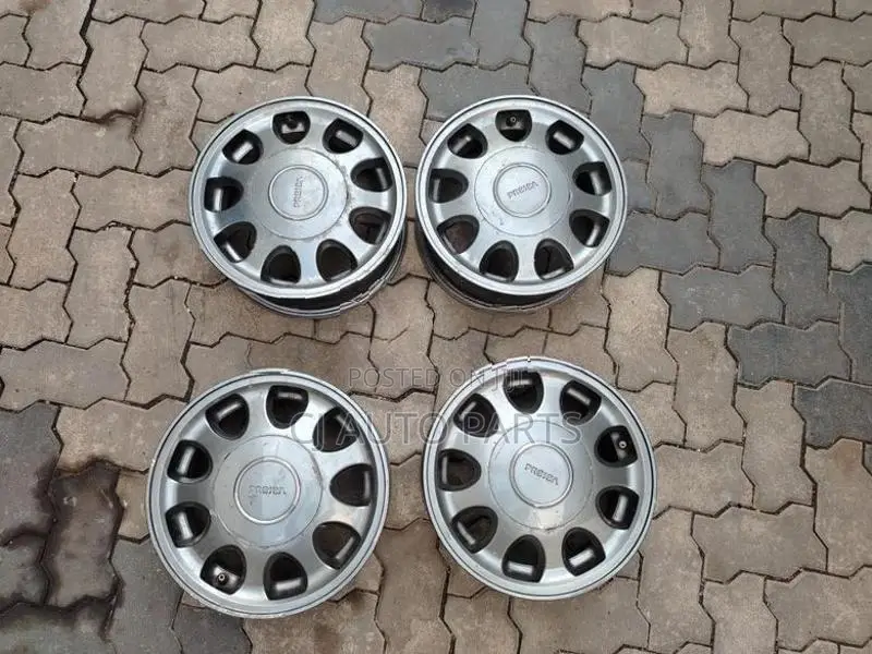 Nissan 13 Inch Alloy Wheel Set