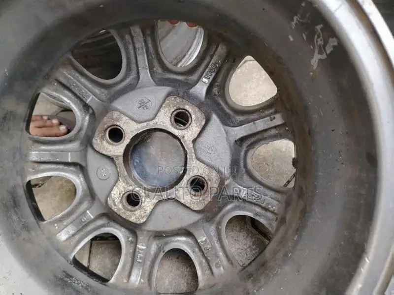 Nissan 13 Inch Alloy Wheel Set